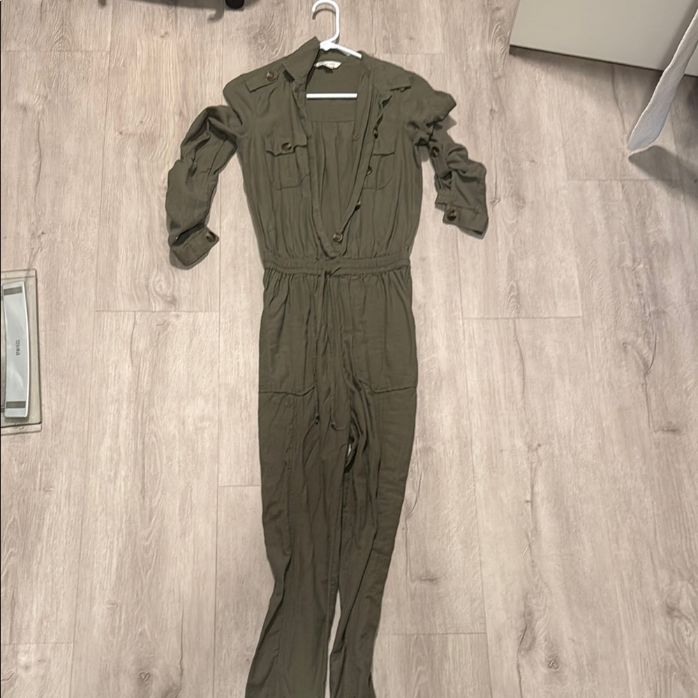 American Eagle Outfitters Khaki Apparel